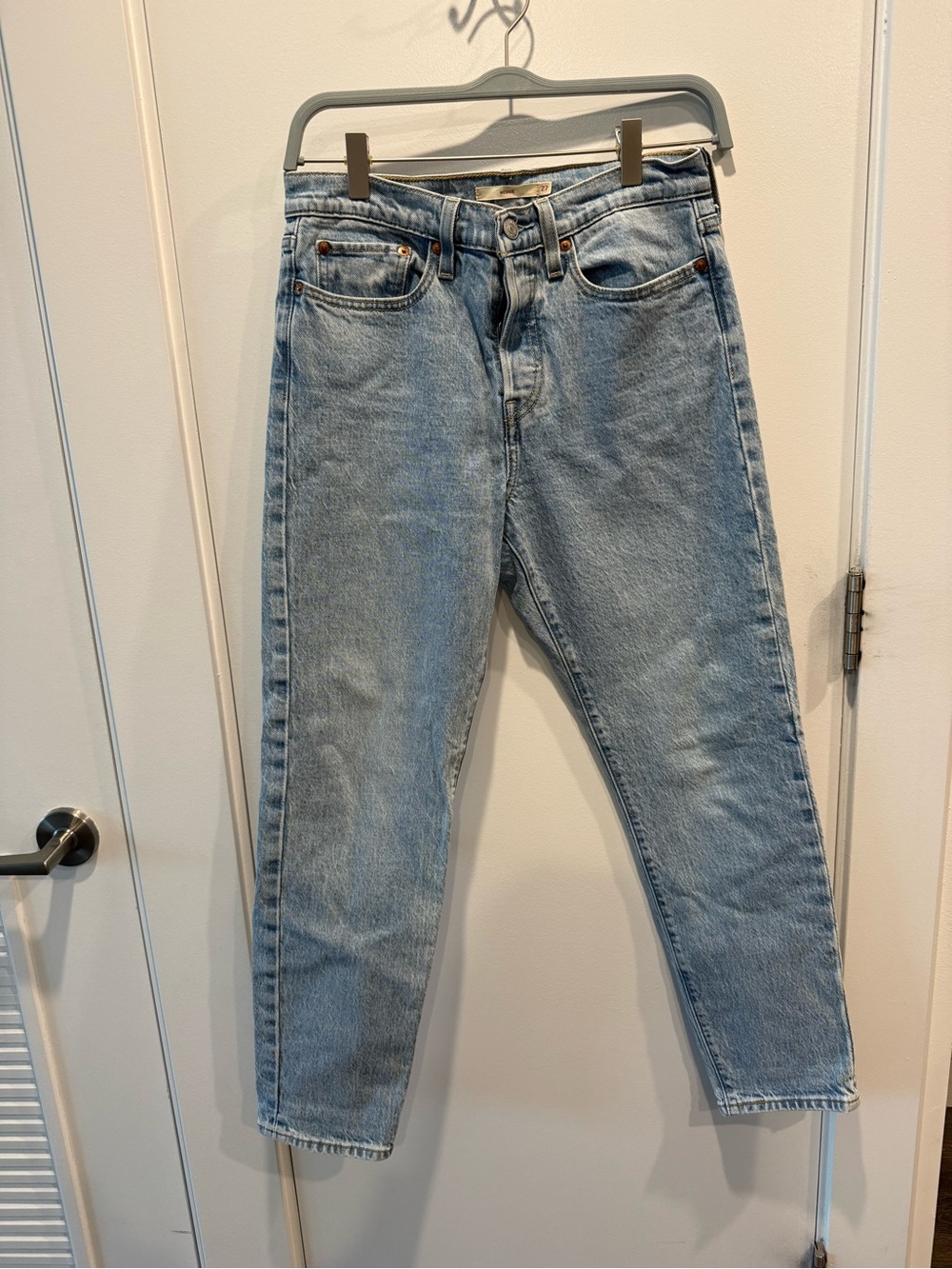 Levi’s Women’s Wedgie light wash Jeans
